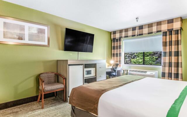 GuestHouse Inn & Suites Hotel Poulsbo