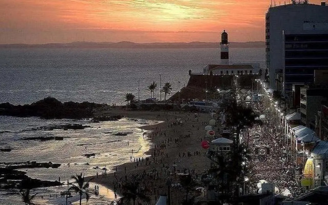 Flat Farol da Barra