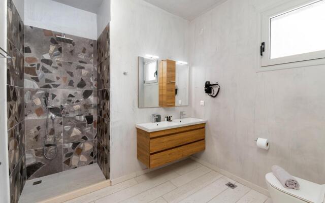 Tania Villa - Elegant 4 BR Villa With Private Pool