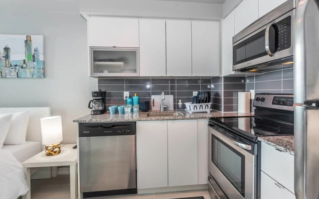Lakeview Luxury Oasis, Downtown Aqua Studio
