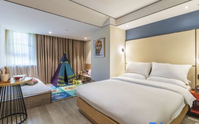 Vyluk Hotel Chongqing Light Rail Station