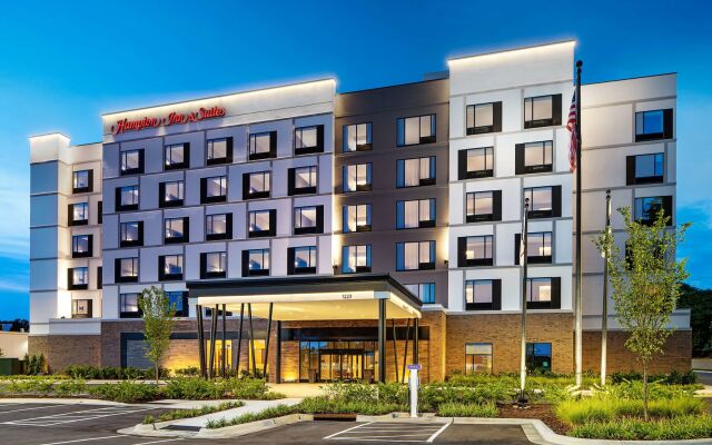 Hampton Inn & Suites Raleigh Midtown