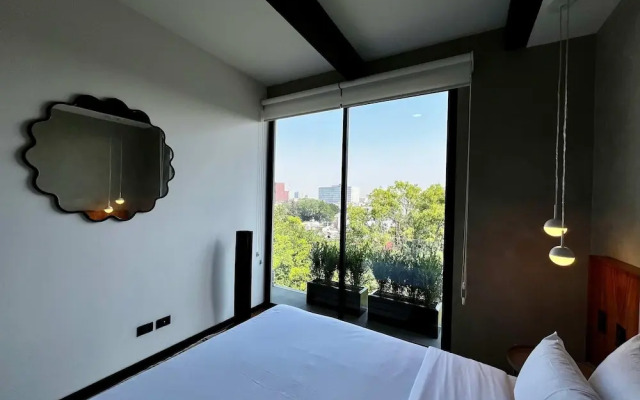 w Amazing 2BR With Elegant Balcony in Roma Nte