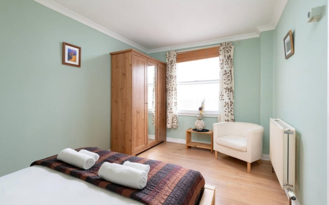 357 - Canongate Apartment