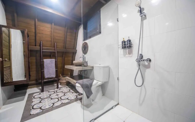 Rumah Kayu Tatiya Villa