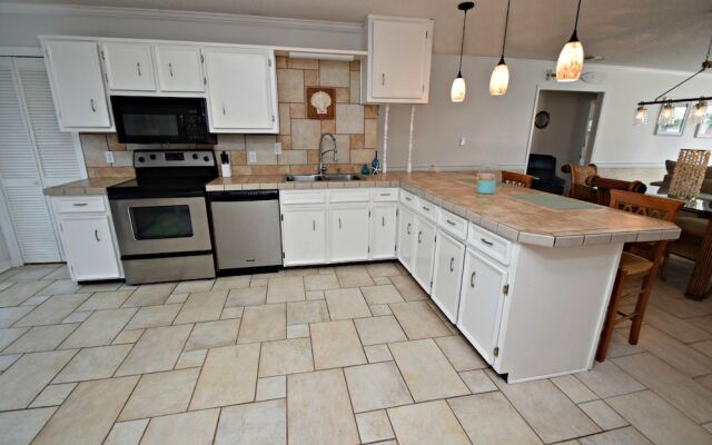 Lagoon Lanai 4 Bedroom Home