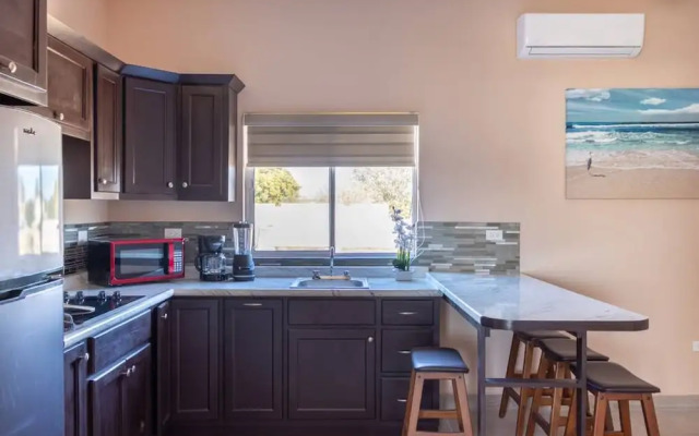 Apartment With Excellent In-town Location 2