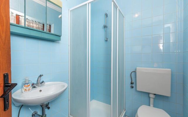 Amazing apartment in Novi Vinodolski w/ 3 Bedrooms