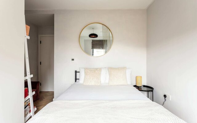 Cosy 2-bed Flat in Vibrant Acton!