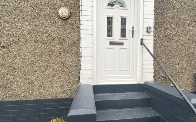 Renfrew Apartment Near Glasgow Airport