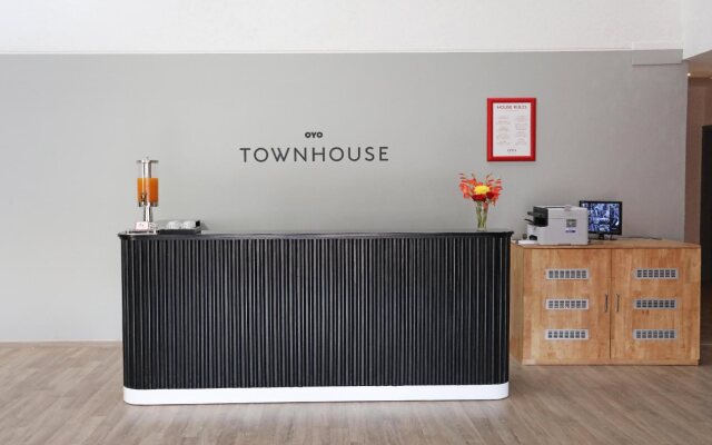 Oyo Townhouse 027 Sector 15 Gurgaon