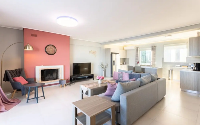 Beachfront Artemida Retreat - Peony Seabreeze Gem