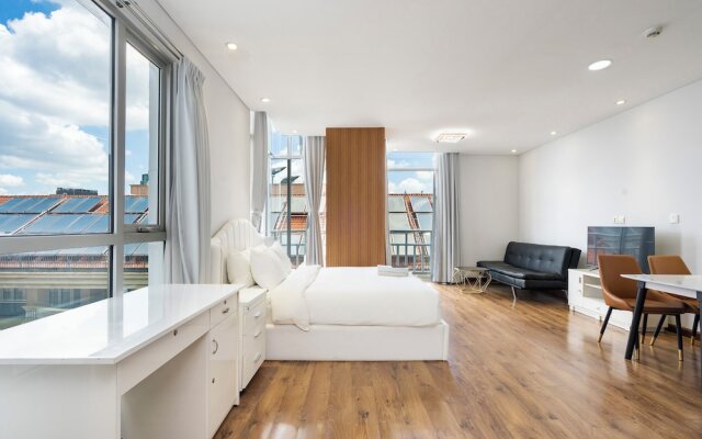 Night Life Lancaster 1br GymBarJapTown