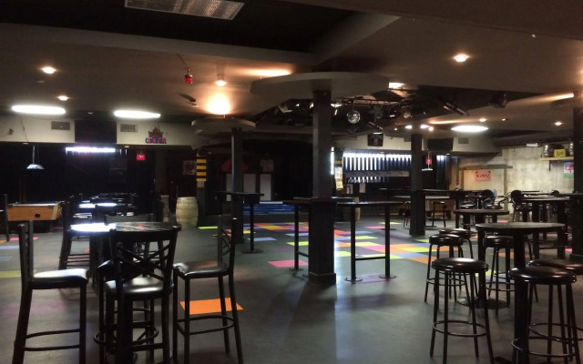 Canadian Motor Hotel