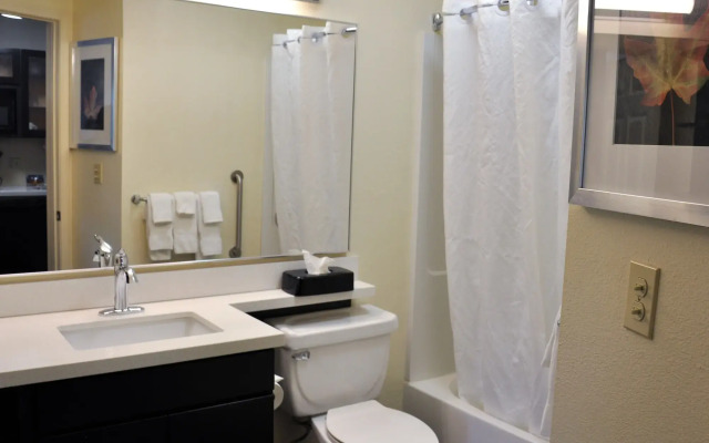 Candlewood Suites Louisville Airport by IHG