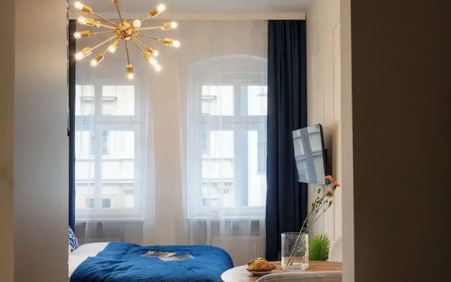 Neon 45 Apartment - ProperUNIT