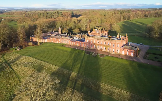 Characterful Couples Getaway in a Country Estate