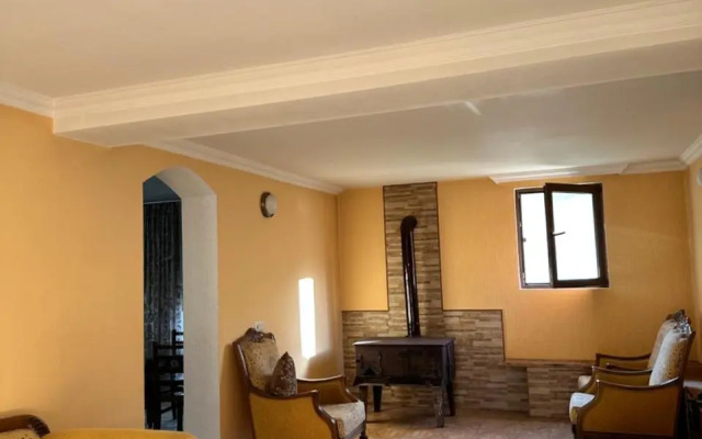 Roberi Art Guest House