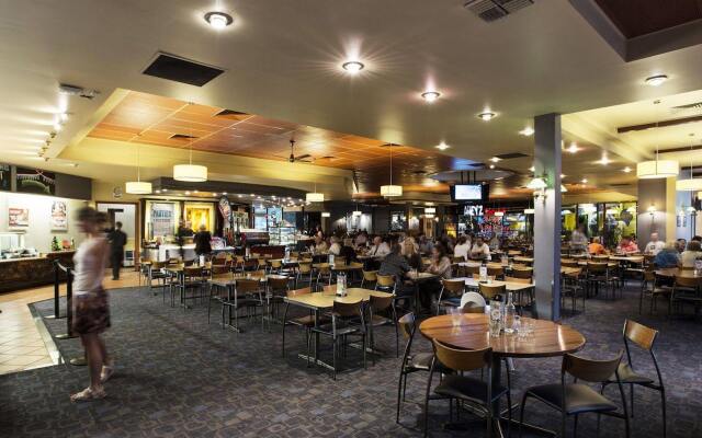 Nightcap at Matthew Flinders Hotel