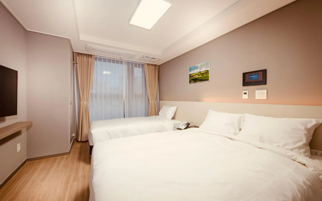 Sollago Myeongdong Hotel & Residence