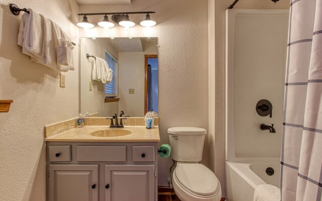 Pinecrest Townhomes-1K-2Q Unit-Renovated