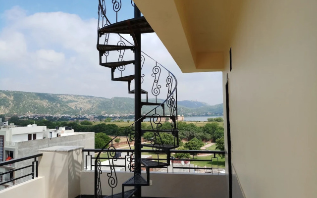 Royal View Hotel