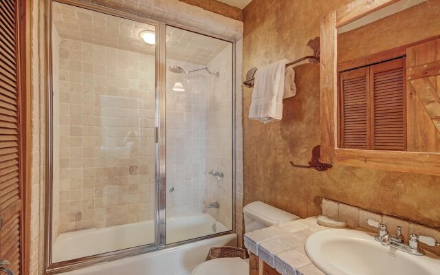 Whispering Pines - 4 Br Home