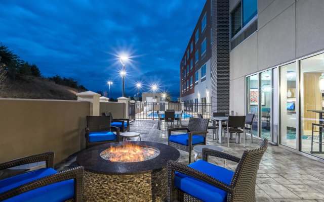Holiday Inn Express & Suites Gainesville - Lake Lanier Area, an IHG Hotel