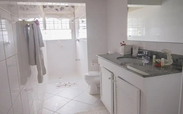 Sea Bliss Barbados -3 B R Villa w Staff