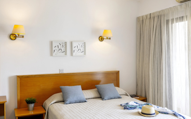 Stephanos Hotel Apts