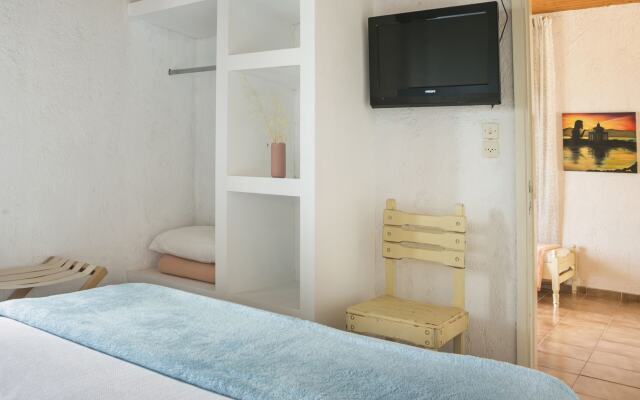 Metaxatos Apartments
