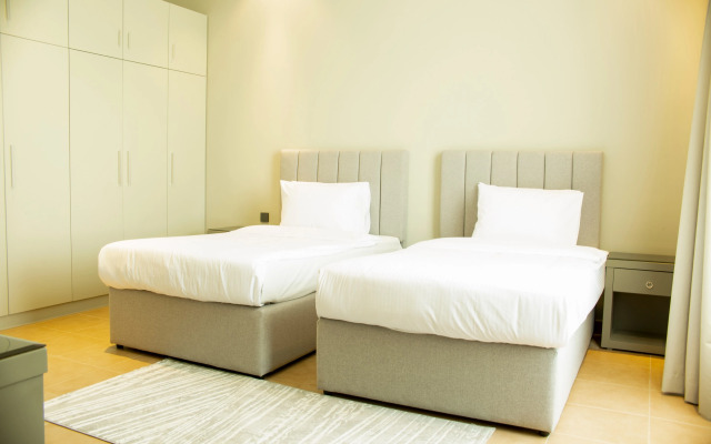OYO 111 Infinity Suites
