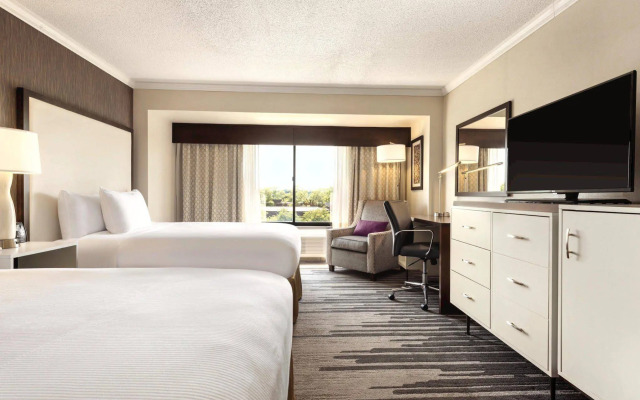 DoubleTree by Hilton Milwaukee - Brookfield