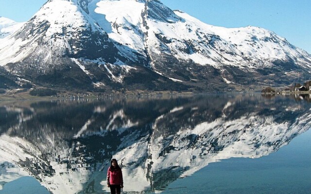 10 Person Holiday Home in Oppstryn