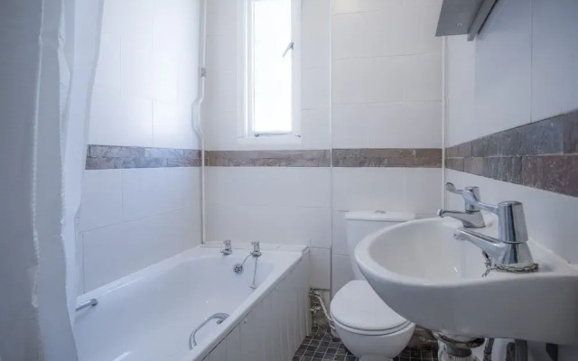 Langland Road - 2 Bedroom Town House