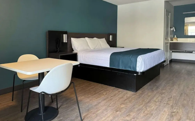 Studio 6 Suites Gardena, CA