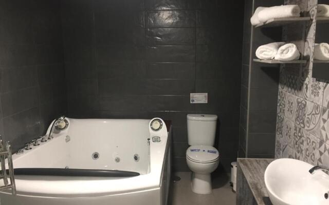 Deluxe Hostels & Suites Merida