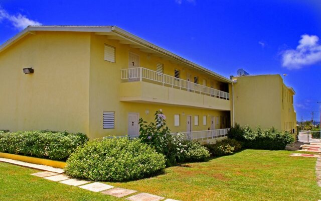 Tropical Winds Apartment Hotel