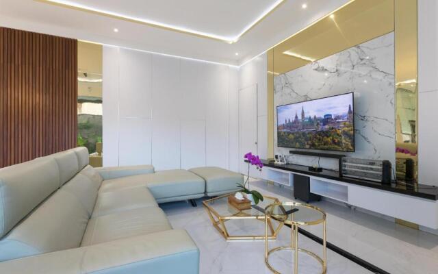 Villa Louis Legian by Nagisa Bali