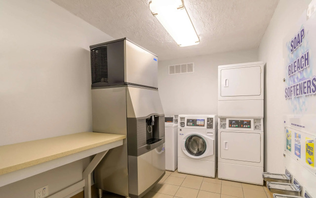 Studio 6 Hayward, Ca – Silicon Valley Gateway