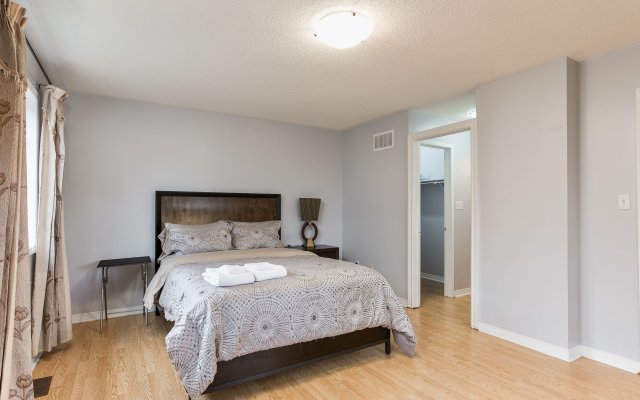 QuickStay - House by The Lake (3Bdrm Near Go Station)