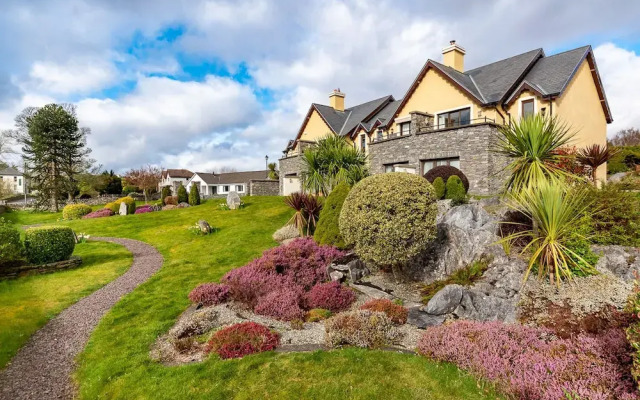 2 Bedroomed Home Just Steps From Kenmare Town