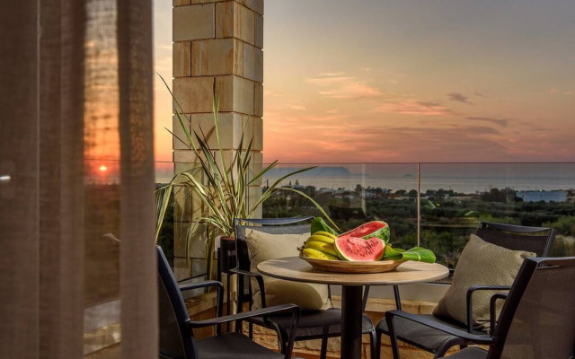 3 Bedroom Villa with a heated pool