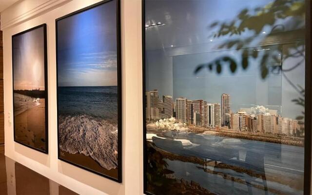 Luxuosa cobertura de 380m² a 850m da Av Beira Mar