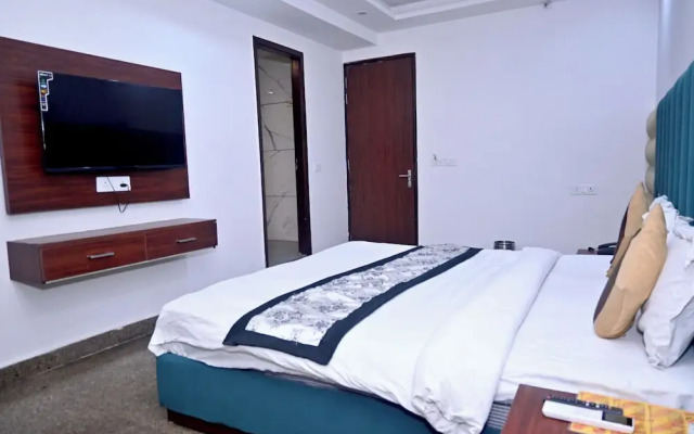 Hotel Golden By Admire Stay