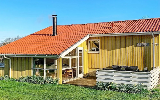 6 Person Holiday Home in Hemmet