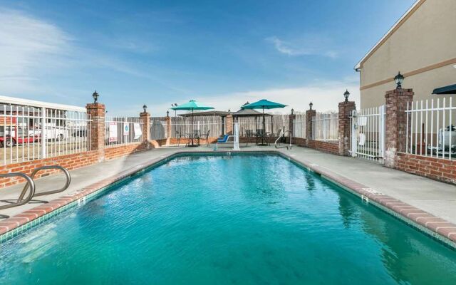 Howard Johnson Inn Lafayette West