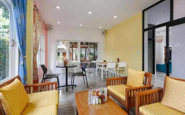 Charlie House Pinklao