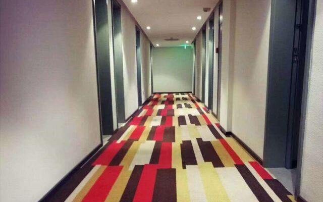 ibis Shenyang north station