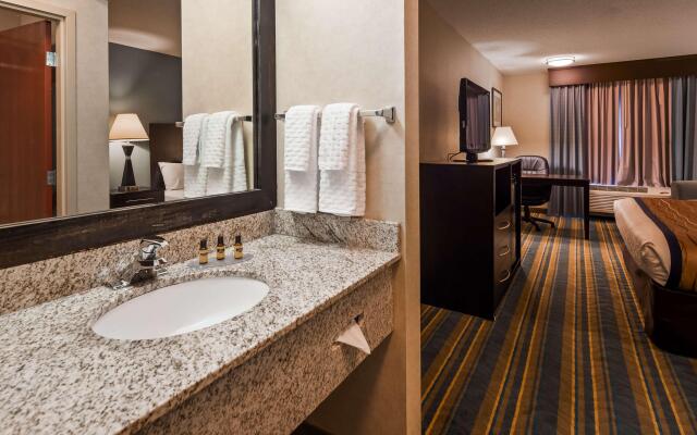 Best Western Plus Berkshire Hills Inn & Suites